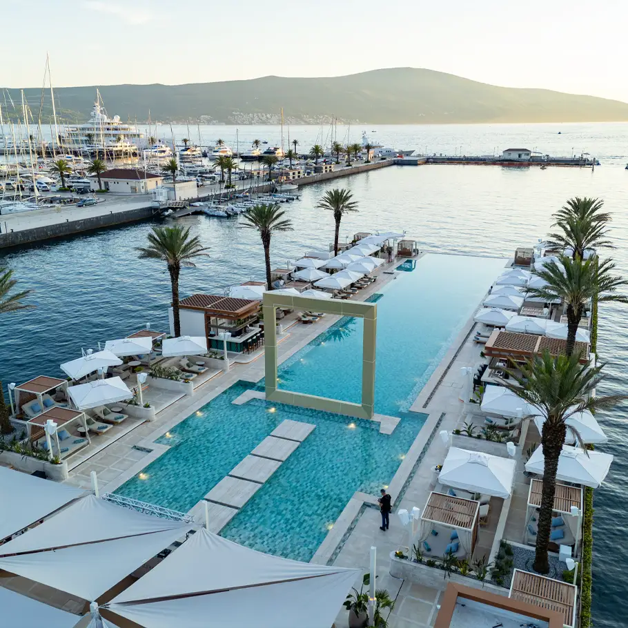 instagram aura beach Montenegro